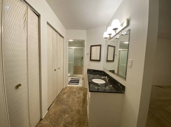 Listing photo 1 of 4