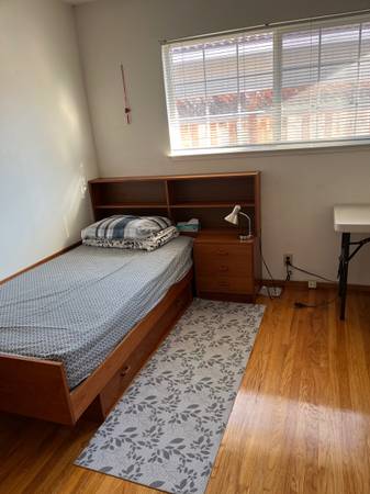 Listing photo 1 of 2