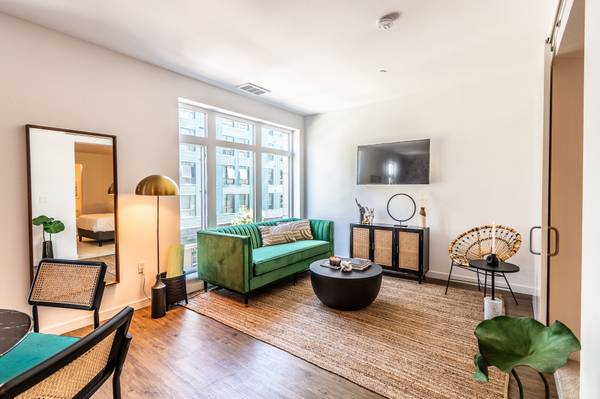 Listing photo 1 of 5