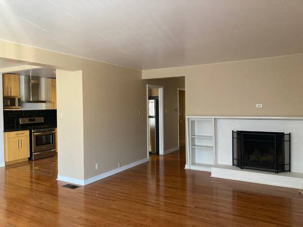 Listing photo 1 of 5