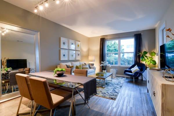 Listing photo 1 of 5