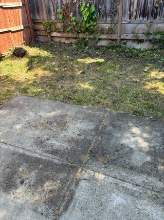 Listing photo 1 of 5