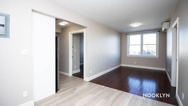 Listing photo 1 of 4