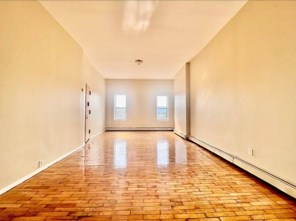 Listing photo 1 of 5