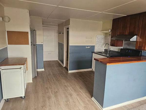 Listing photo 1 of 4