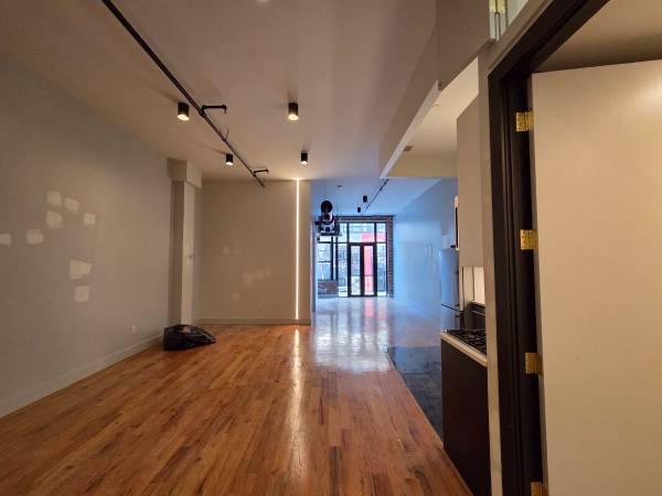 Listing photo 1 of 5