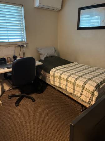 Listing photo 1 of 5