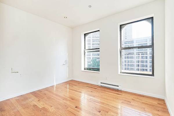 Listing photo 1 of 10