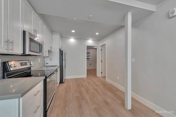Listing photo 1 of 5