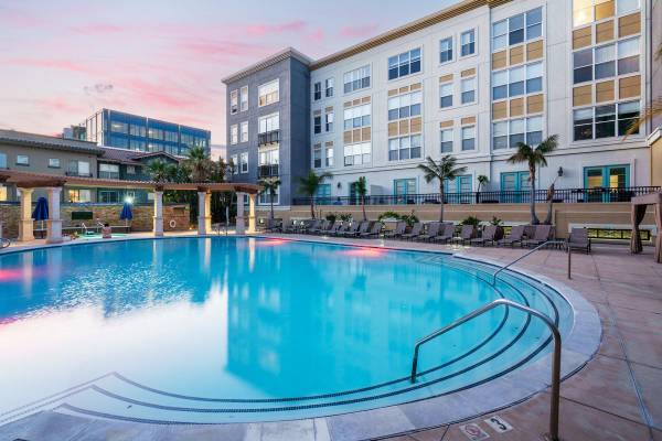 Listing photo 1 of 5