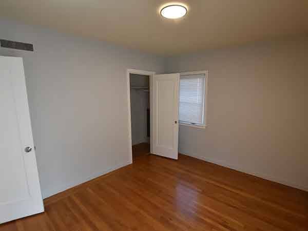 Listing photo 1 of 4