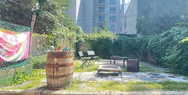 Listing photo 1 of 5