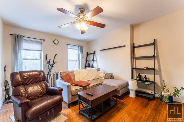 Listing photo 1 of 5