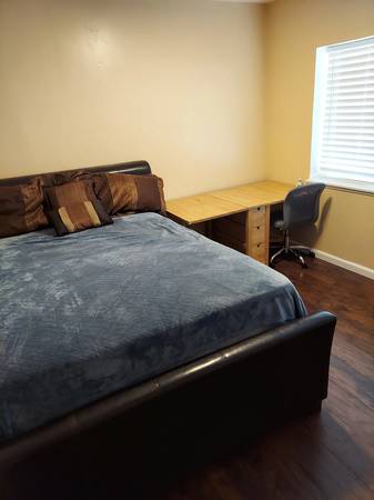 Listing photo 1 of 4