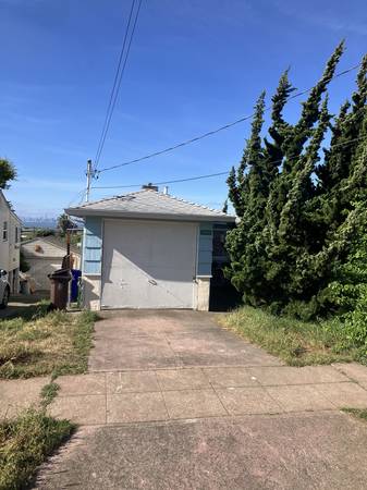 Listing photo 1 of 5