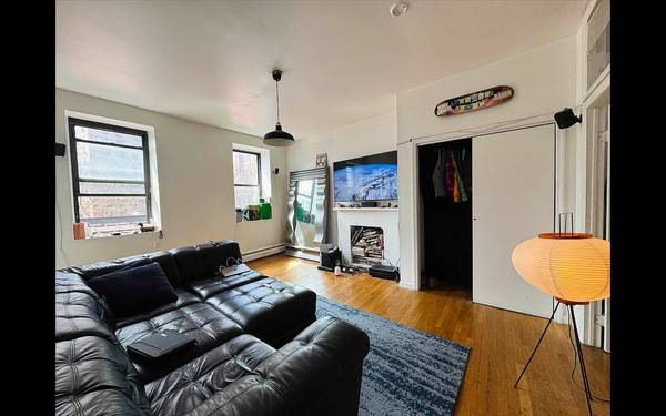 Listing photo 1 of 5