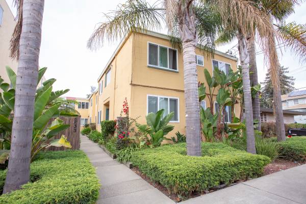 Listing photo 1 of 3