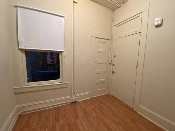 Listing photo 1 of 5