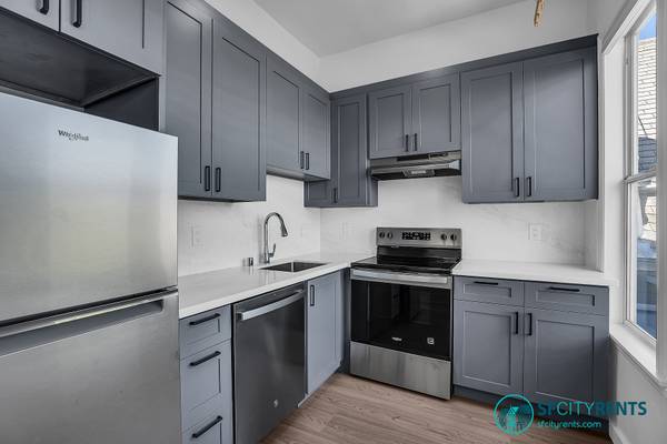 Listing photo 1 of 5