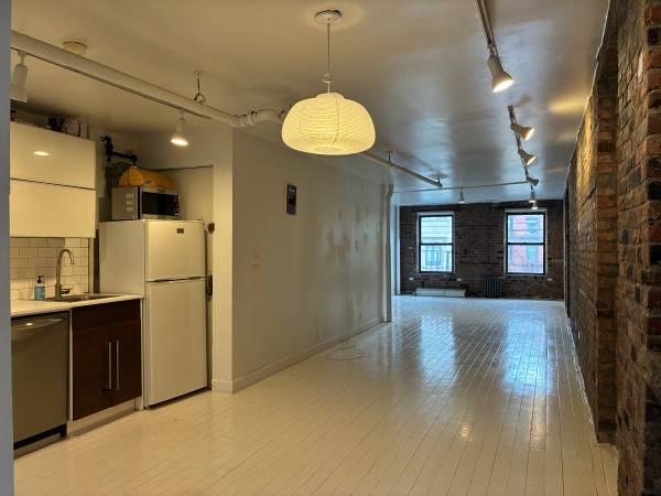 Listing photo 1 of 5
