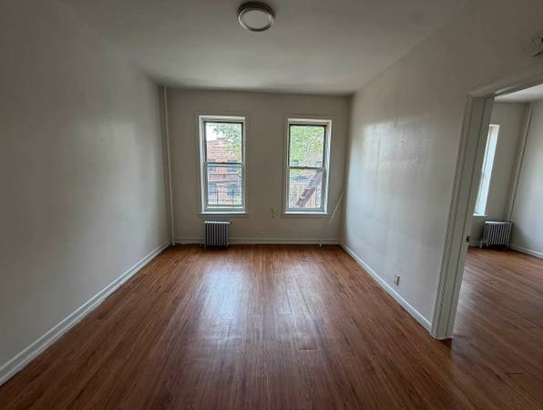 Listing photo 1 of 5