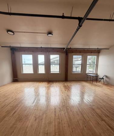 Listing photo 1 of 5