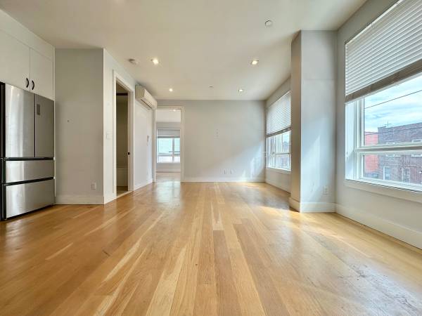 Listing photo 1 of 5