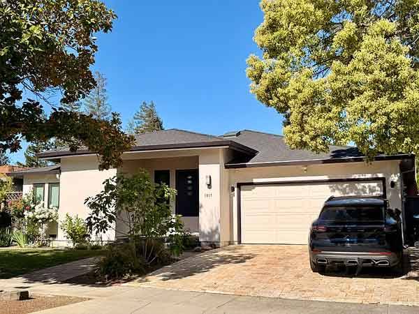 Listing photo 1 of 5