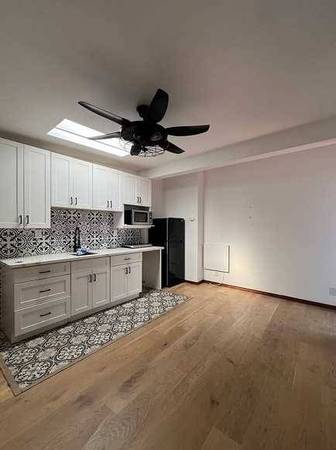 Listing photo 1 of 3