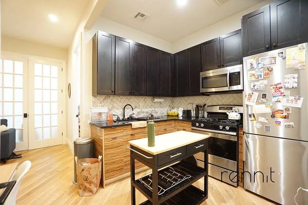 Listing photo 1 of 5