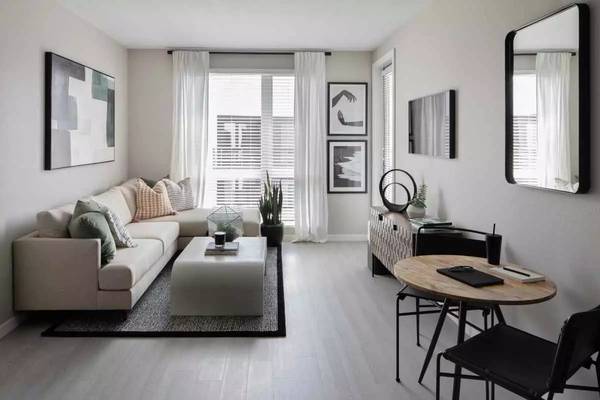 Listing photo 1 of 5