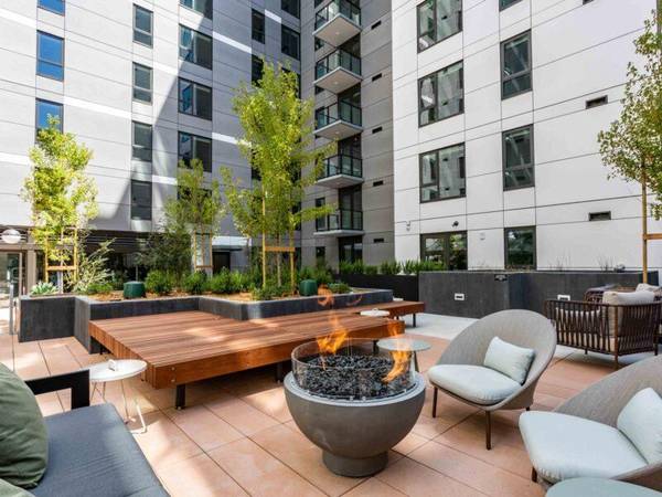 Listing photo 1 of 5