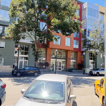 Listing photo 1 of 5