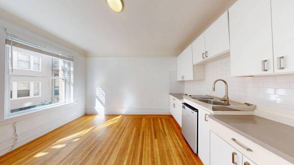 Listing photo 1 of 5