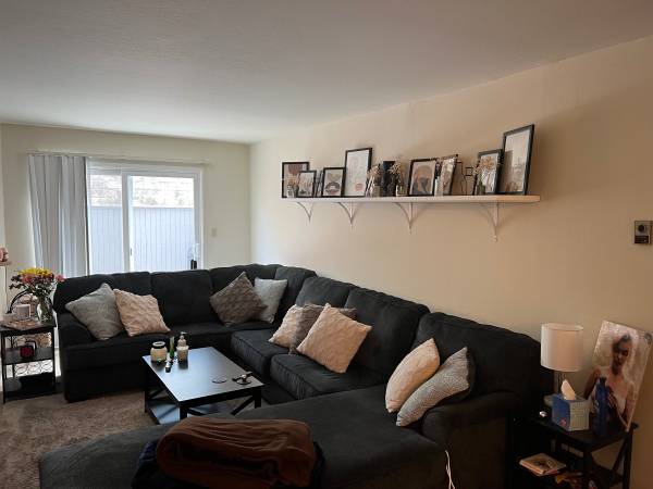 Listing photo 1 of 5