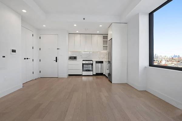 Listing photo 1 of 5