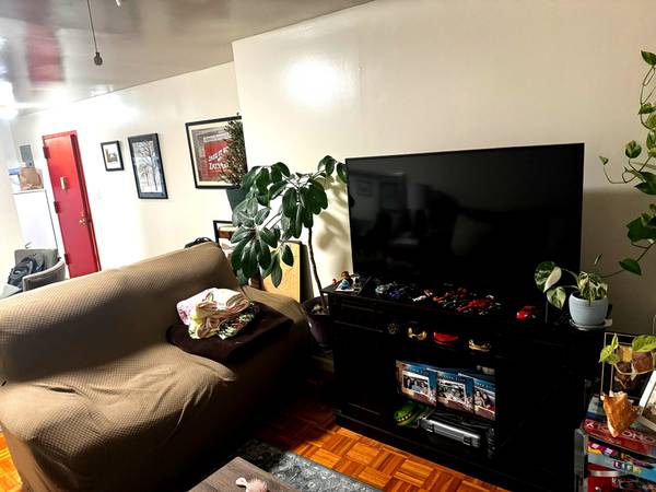 Listing photo 1 of 5