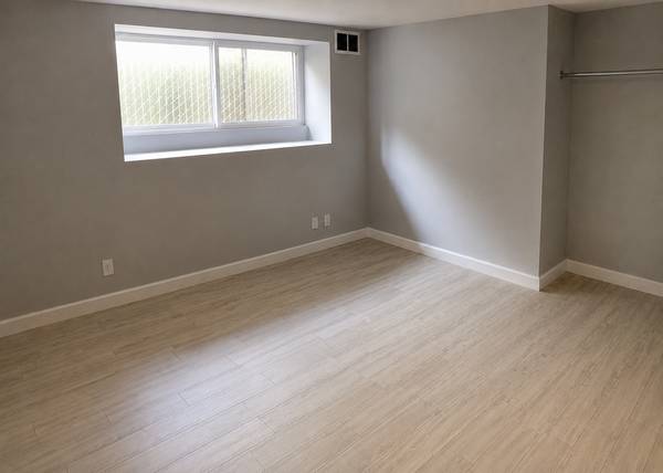 Listing photo 1 of 5