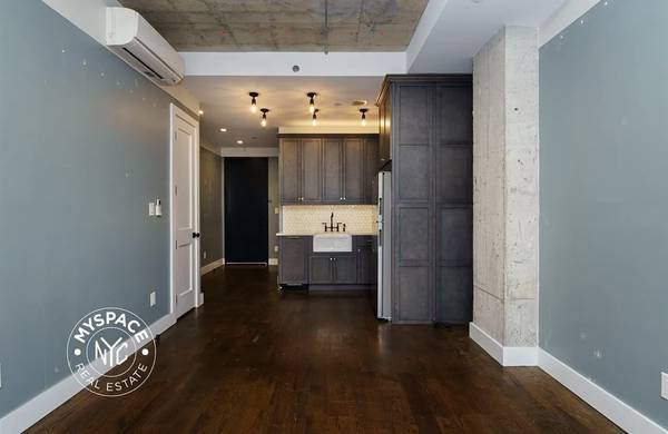 Listing photo 1 of 5