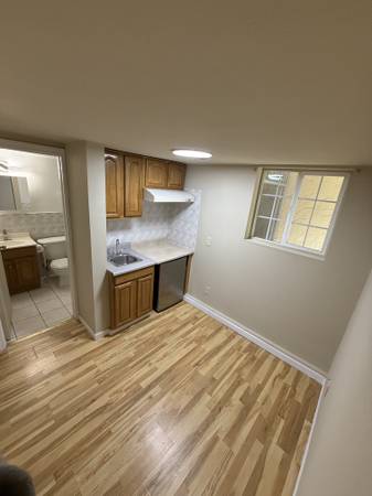 Listing photo 1 of 4