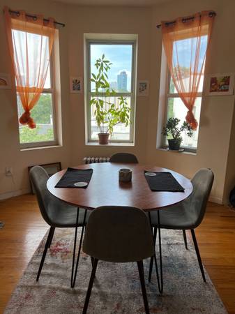 Listing photo 1 of 5