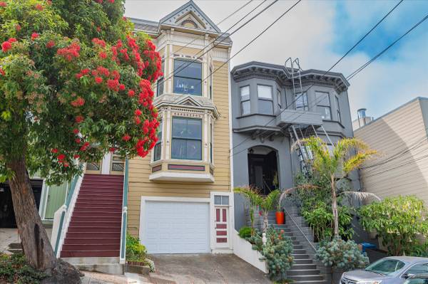 Listing photo 1 of 5