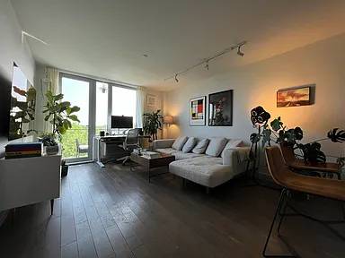 Listing photo 1 of 5