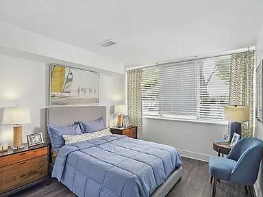 Listing photo 1 of 3