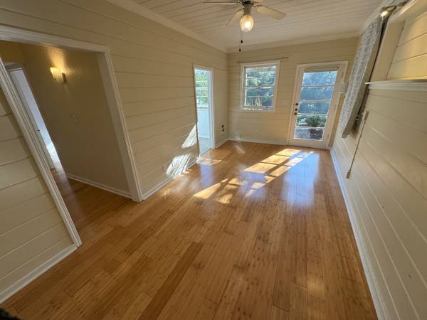Listing photo 1 of 4