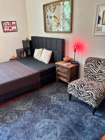 Listing photo 1 of 5