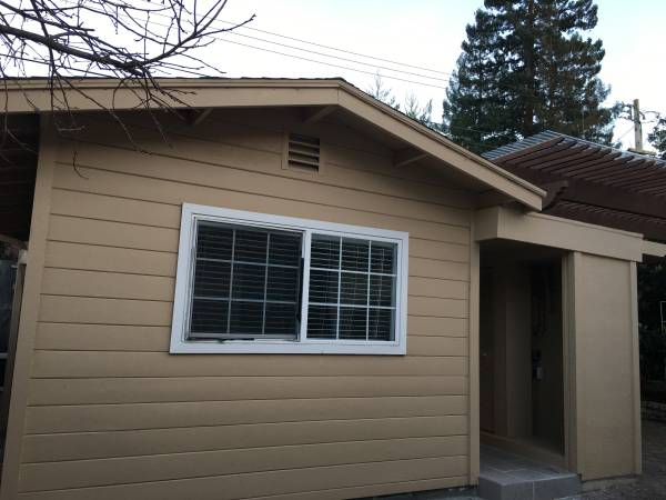 Listing photo 1 of 5