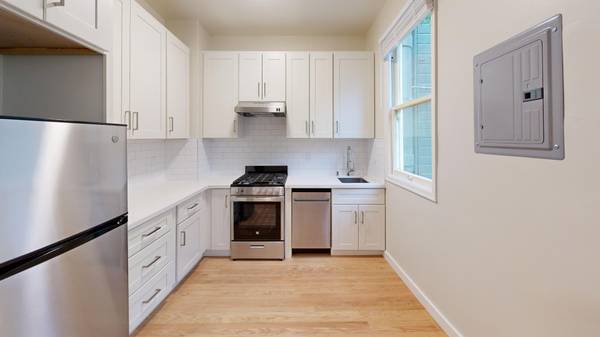 Listing photo 1 of 5