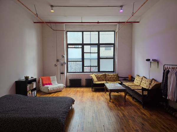 Listing photo 1 of 5