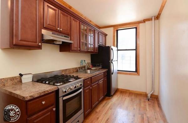 Listing photo 1 of 4